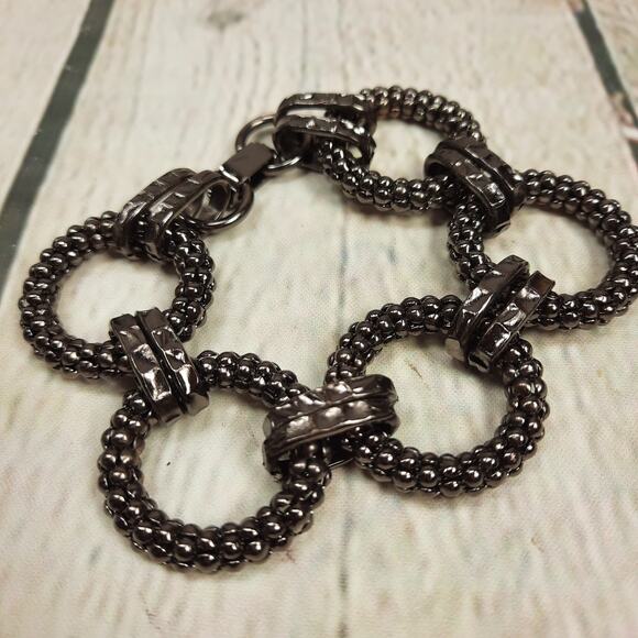 Gunmetal Gray Large Link Circle Bracelet - Picture 1 of 5